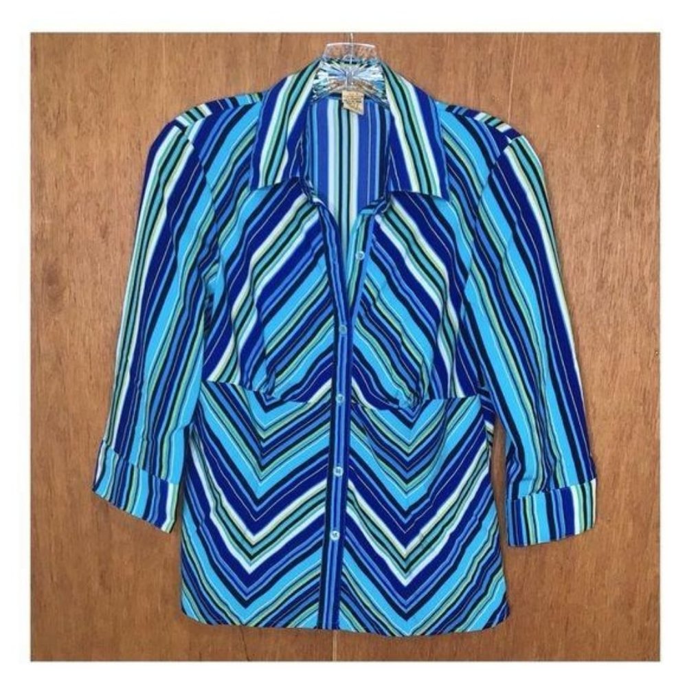 Notations Blue Button Front Chevron Print Top